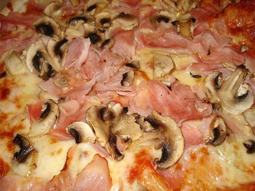 Pizza prosciutto e funghi
